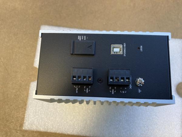 Managed full Gigabit Ethernet switch with 12 10/100/1000BaseT(X) ports, and 4 1 3